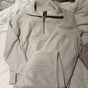 Elegant Women's Beige wide leg sweat set